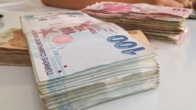Ocak ayına artık sayılı gün kala memur ve emekliler maaşlarına
