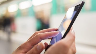 Kayıt ücreti ödememek için yurtdışından getirilen telefonlara yaptırılan IMEI kırdırma