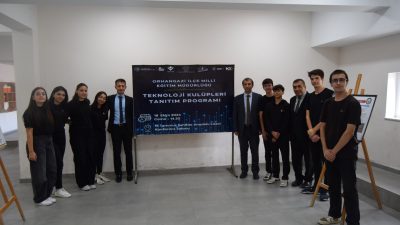 
Bursa'nın Orhangazi ilçesinde düzenlenen Teknoloji Kulübü Tanıtım Programına katılan İlçe