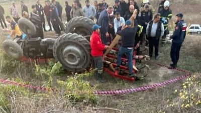 Bursa’nın Yenişehir ilçesinde meydana gelen olayda, kullandığı traktörün devrilmesi sonucu