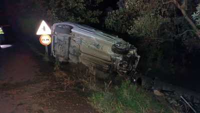 Bursa'da Orhangazi - İznik yolu üzerinde Kontrolden çıkan otomobil savrulup