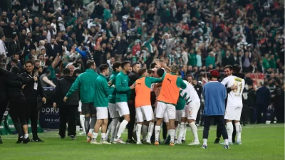 TFF 3.lig 1.grupta mücadele eden Bursaspor, 8'inci hafta maçında kendi