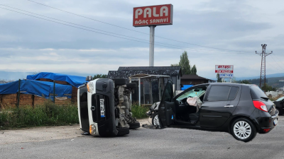 Bursa’nın Gemlik ilçesinde ana yol üzerinde meydana gelen trafik kazasında