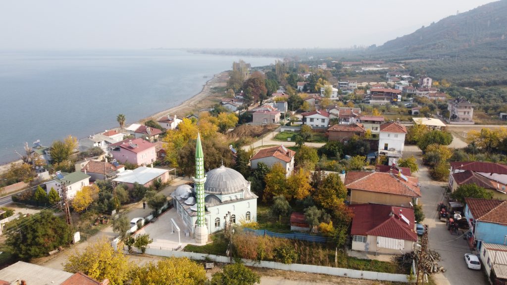 İznik gölü kenarında yer