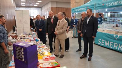 Bursa'nın Orhangazi ilçesinde bu yıl  5.si düzenlenen Kitap Günleri fuarı