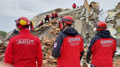 Bursa Valiliği koordinasyonunda Gemlik ilçesinde gerçekleştirilen kapsamlı deprem tatbikatına, Orhangazi
