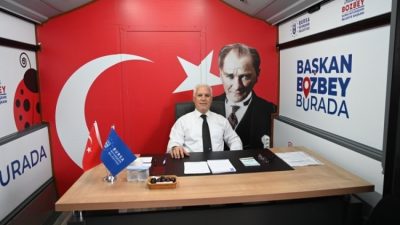 Bursa Büyükşehir Belediye Başkanı Mustafa Bozbey, ‘Başkan Burada’ sloganı ile