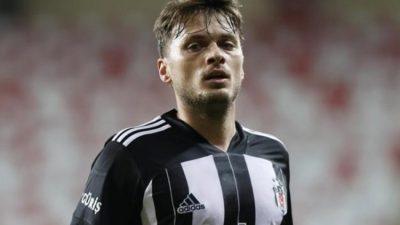 Novi Pazar'da oynayan ünlü futbolcu iki branşı bir arada götürecek.