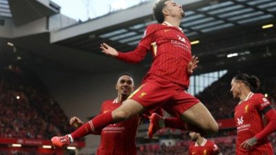 Premier Lig'de Liverpool, sahasında Aston Villa'yı Darwin Nunez ve Muhammed