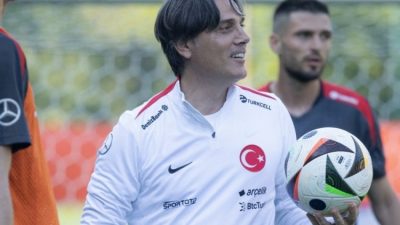 A Milli Takım'ın hocası Montella, Galler'e karşı farklı oyun formatları