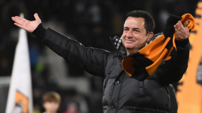 2022 yılının başında İngiltere'nin Championship ekiplerinden Hull City'yi satın alan