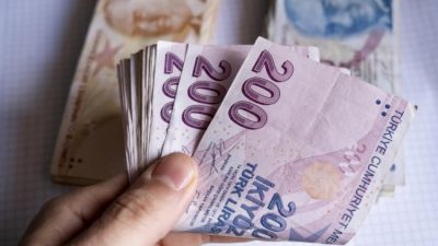 Emeklilerin, memur emeklilerinin ve memurların gözü kulağı maaş zamlarında. Refah