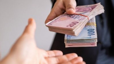 Milyonlarca emekli yeni dönemde ne kadar zam alacaklarını merak ediyor.