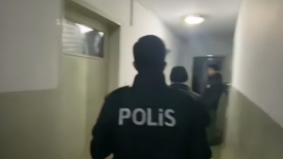 İçişleri Bakanlığı, göçmen kaçakçılığı yapanlara yönelik yurt genelinde yapılan Kalkan-32