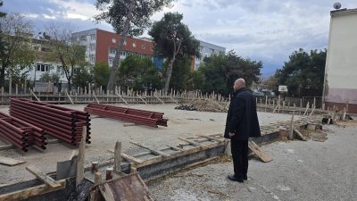 Orhangazi Belediyesi, gençlerin sporla buluşması için yatırımlarını sürdürüyor. Bu kapsamda,