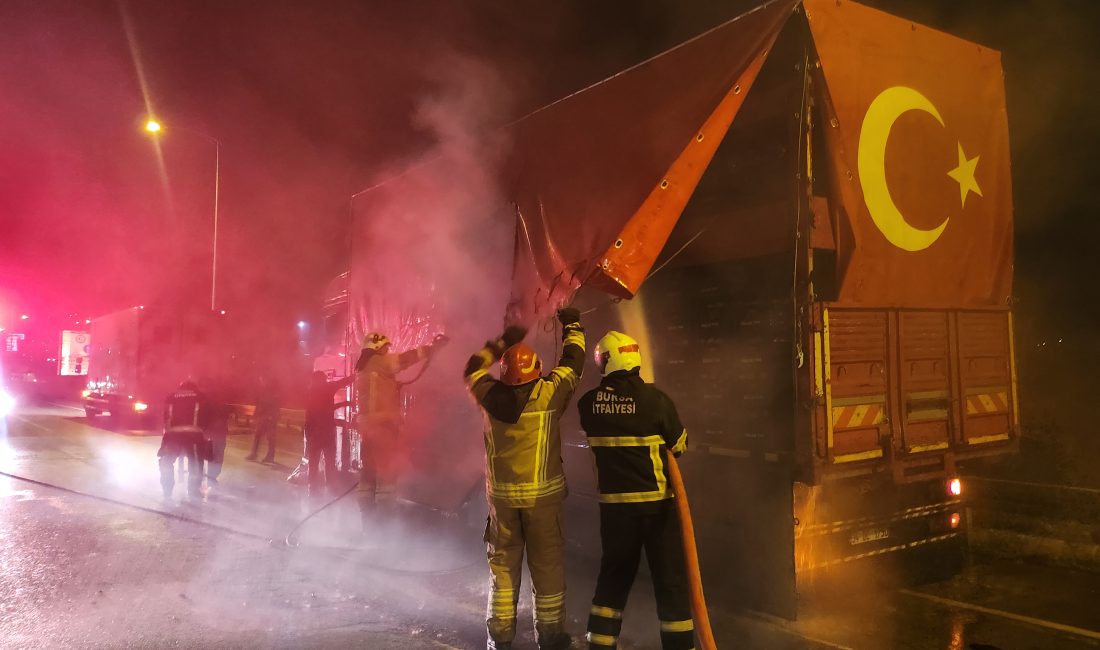 Orhangazi’de Domates yüklü kamyonda yangın çıktı!