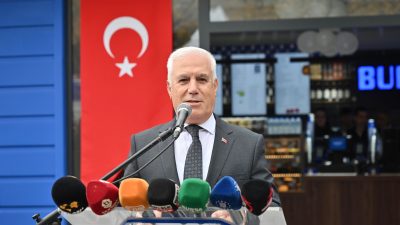 Bursa Büyükşehir Belediye Başkanı Mustafa Bozbey, kentin ve Orhangazi’nin havasını,