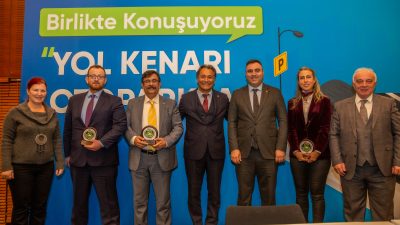  Bursa Kent Konseyi tarafından düzenlenen ‘Yol Kenarı Otoparklar’ konulu panelde,