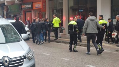 Bursa'nın Orhangazi ilçesinde denetim yapan trafik polis ekipleri,  plakasız olduğunu