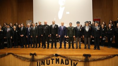 10 Kasım Atatürk’ü Anma Programı Orhangazi Kültür Merkezinde gerçekleştirildi. Orhangazi