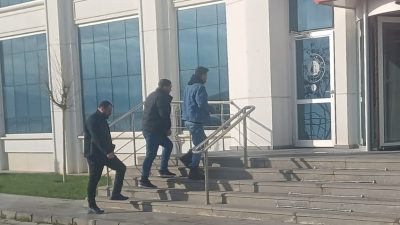 Bursa’nın Orhangazi ilçesinde gece bekçilerinin durumundan şüphe duyarak yakaladığı ve