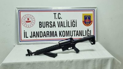 Bursa'nın Orhangazi ilçesinde bir şahısın havaya ateş açarak görüntüleri sosyal