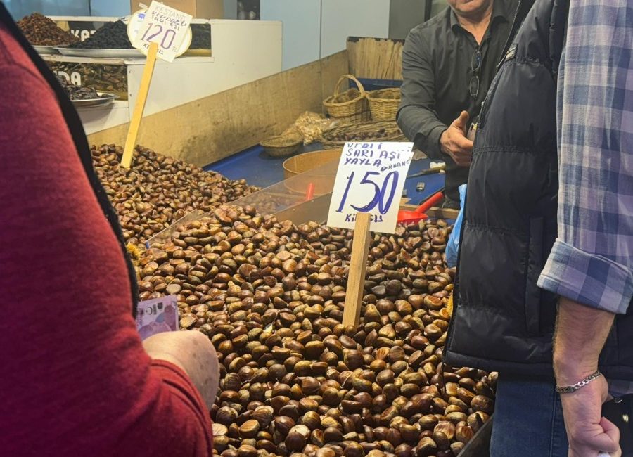 Havaların soğumasıyla birlikte kestane sezonu da açıldı. Soğuk havaların vazgeçilmezi olan ve