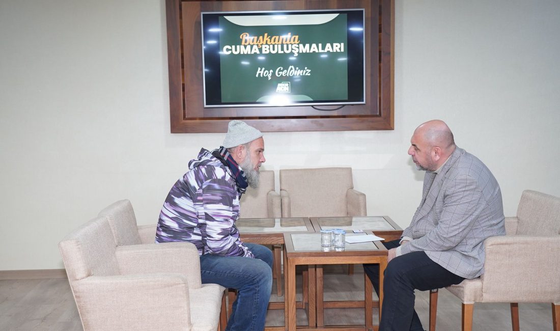 Orhangazi Belediye Başkanı Bekir Aydın, her hafta düzenlenen “Cuma Buluşmaları”