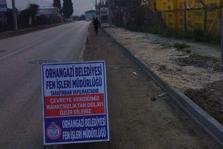 Orhangazi Belediyesi Fen İşleri Müdürlüğü ekipleri, ilçe genelinde vatandaşların günlük