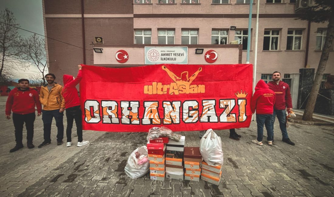 Bursa'nın Orhangazi ilçesinde, Galatasaray’ın  taraftar grubu Ultraslan Orhangazi üyeleri her