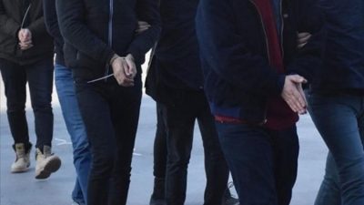 Bursa'nın Osmangazi ilçesinde gerçekleştirilen uyuşturucu operasyonunda 3 şüpheli gözaltına alındı.
