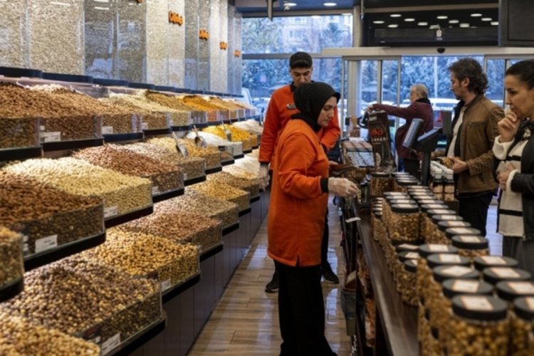 Yaklaşan yılbaşı nedeniyle pek çok sektörde hareketlilik yaşanırken, özellikle kuruyemiş