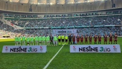 Lider Bursaspor bugün Karşıyaka ile evinde karşı karşıya geldi. Mücadele