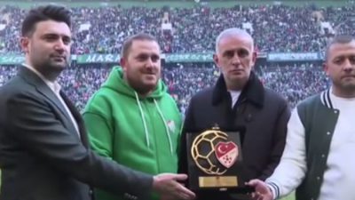 Bursaspor'un taraftar grubu Texas, kadına şiddete dikkat çeken koreografisiyle Türkiye