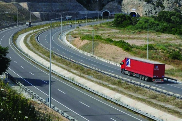 Karayollarının yapım, bakım ve onarım çalışmaları sürdürülen kesimlerinde yavaş gidilmesi,
