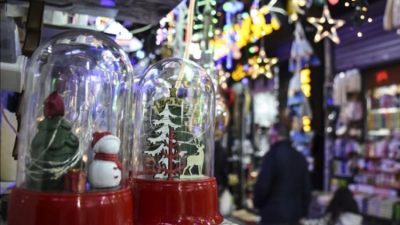 Yeni yıla sayılı günler kala alışverişlerde hareketlilik yaşanıyor. Yılbaşı alışverişlerinde
