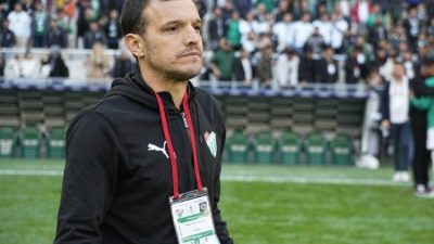 Bursaspor sosyal medya hesabından yaptığı açıklamada Teknik Direktör Batalla ile