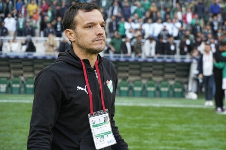 Bursaspor sosyal medya hesabından yaptığı açıklamada Teknik Direktör Batalla ile