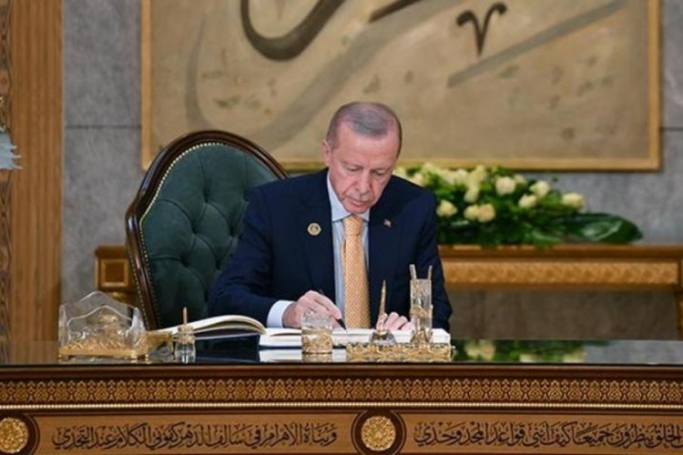 Kahire'de konuşan Cumhurbaşkanı Erdoğan, "İsrail'e silah ambargosu uygulanması, İsrail'le ticaretin