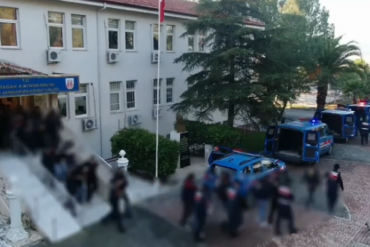 İçişleri Bakanı Ali Yerlikaya, 5 ayrı suç örgütüne yönelik düzenlenen