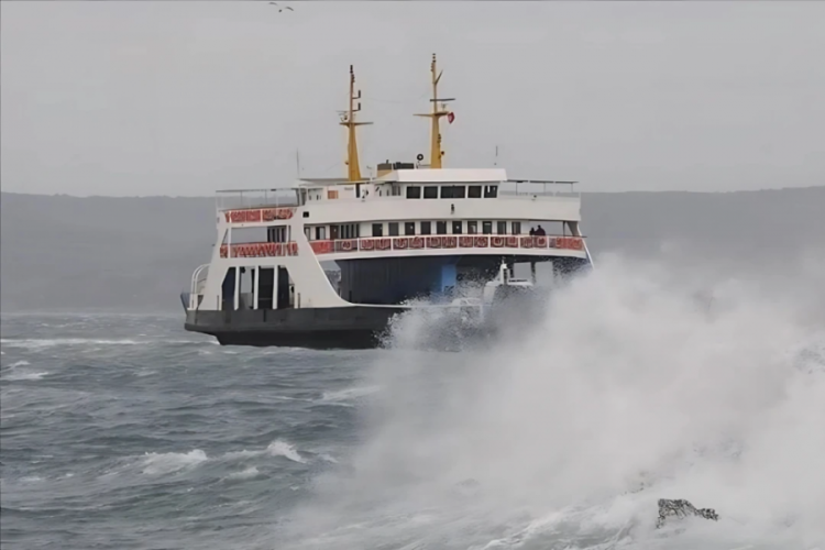 Meteoroloji Genel Müdürlüğü, Batı Karadeniz ve Marmara'ya fırtına uyarısında bulundu.
