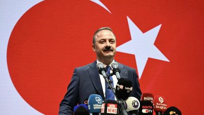 İYİ Parti'den istifa eden Yavuz Ağıralioğlu’nun kurduğu Anahtar Parti'de teşkilatlanma