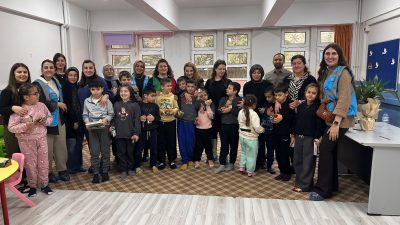 Orhangazi Belediyesi’nin genç çalışanlarından oluşan Mavi Yelekliler Ekibi, 3 Aralık