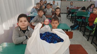Bursa'nın ilçesinde Orhangazi Belediyesi Engelliler koordinasyon merkezi tarafından sürdürülen mavi