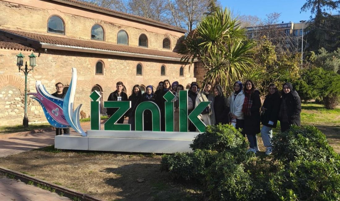 Bursa Büyükşehir Belediyesi, ‘Gençlik Bursa’da Yollarda’ projesi kapsamında gençlere Bursa’yı