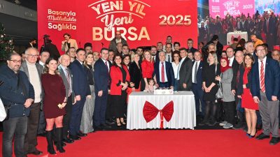  Bursa Büyükşehir Belediye Başkanı Mustafa Bozbey, Büyükşehir Belediyesi çalışanlarıyla yeni