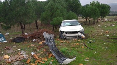 Bursa'nın Orhangazi ilçesinde meydana gelen trafik kazasında yağışlı havada kontrolden