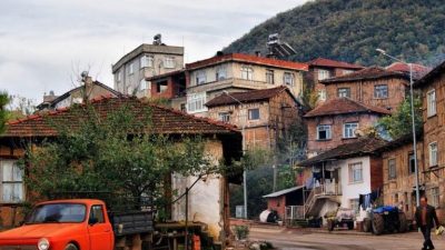 Bursa'nın Orhangazi ilçesine bağlı 900 nüfuslu  Narlıca mahallesi yaşanan alt