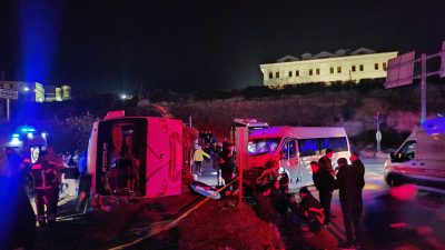 Bursa'da, Orhangazi - Gemlik yolu üzerinde meydana gelen trafik kazasında