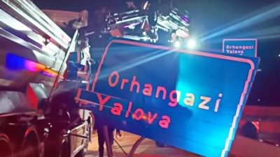 Bursa'da, Gemlik - Orhangazi yolu üzerinde meydana gelen kazada kamyonun